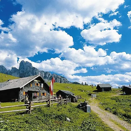 Alpstuga Chalet Rossberg A *